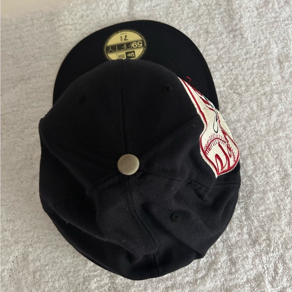 New Era Navy Yankees Hat - Picture 15 of 15